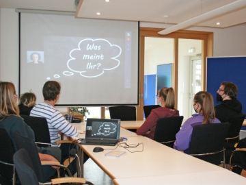 Beim Projekttag zum Safer Internet Day im Bereich Medien fand ein Webinar statt
