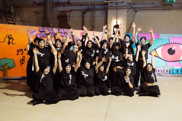 Chemnitz MOVES_Jugendliche von Don Bosco Sachsen freuen sich auf die B&uuml;hnenshow_Copyright Jakob Anders.jpg